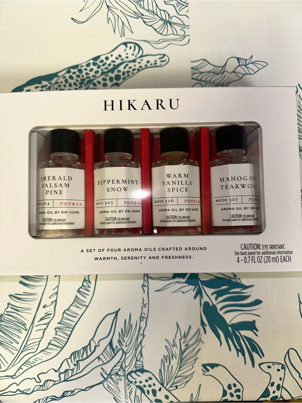 DW Home Hikaru Aroma Oil Set with Red Accents